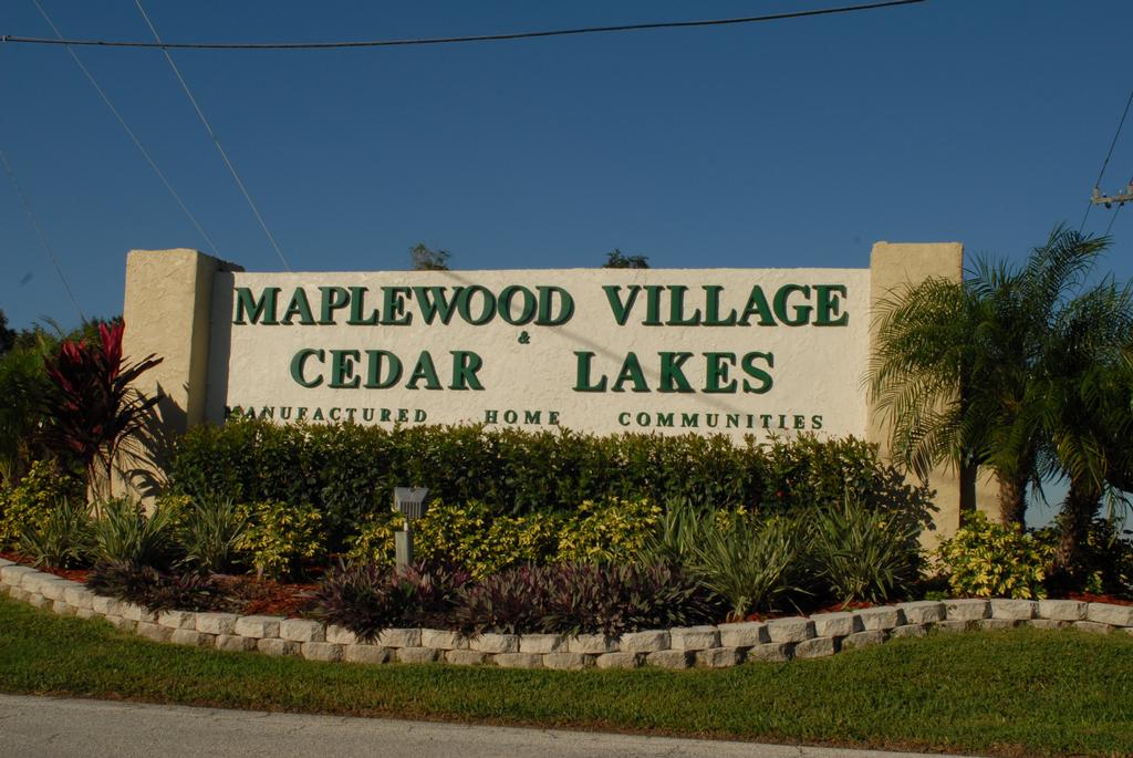 Maplewood Village MHP Cocoa FL 32926 3216366061